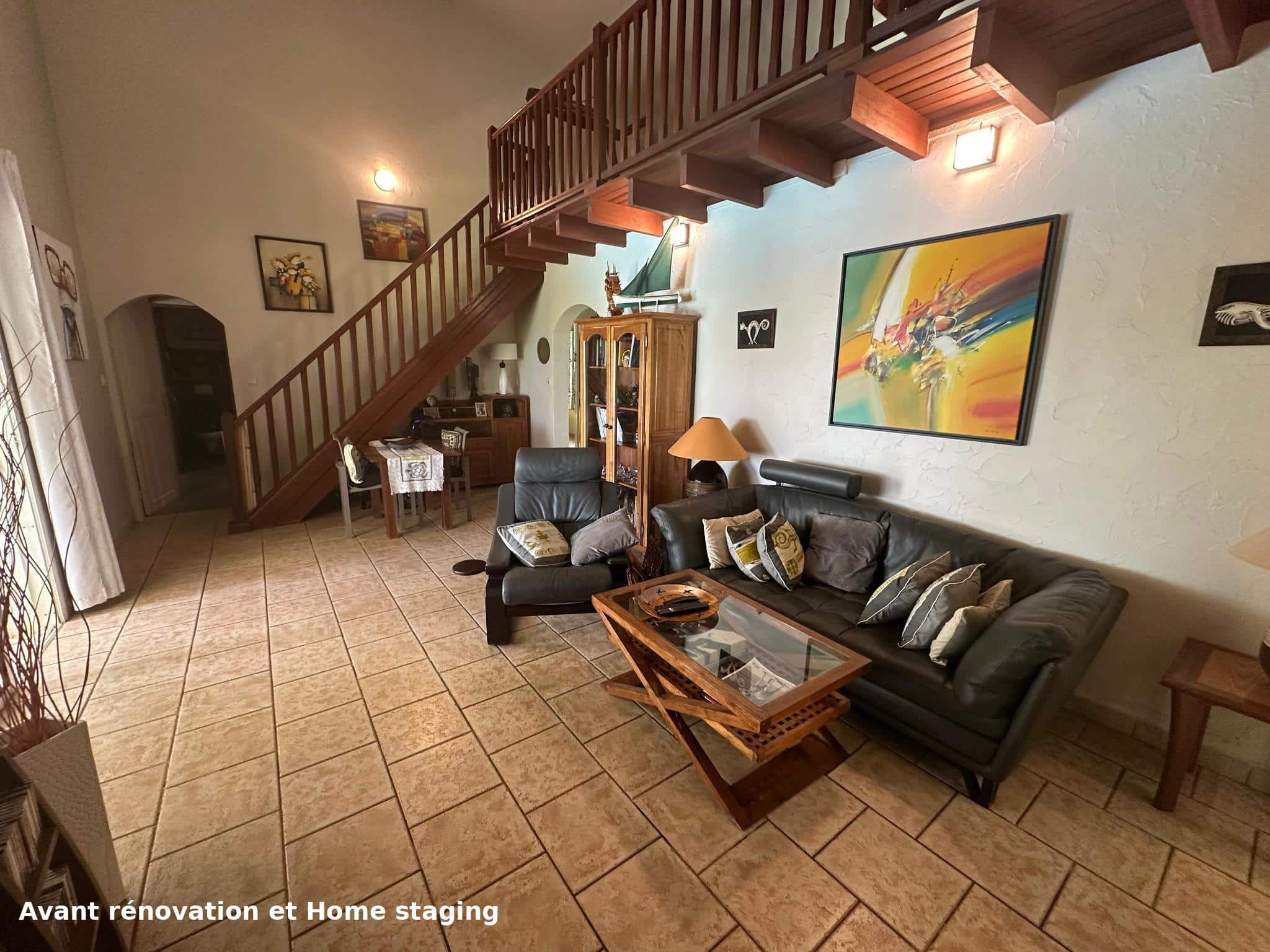 Salon avant home staging à La Réunion